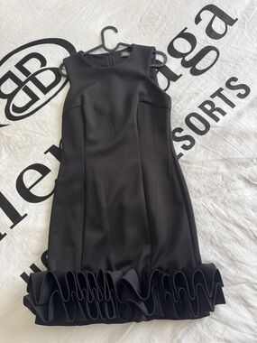 Donna Ricco Black Ruffle-Hem Sheath Dress
